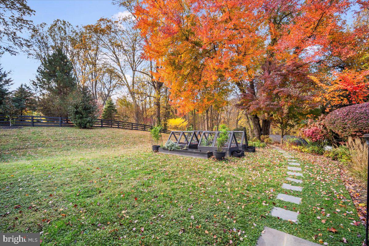 10801 Spring Knoll Drive Potomac, MD 20854 - Photo 77 of 100