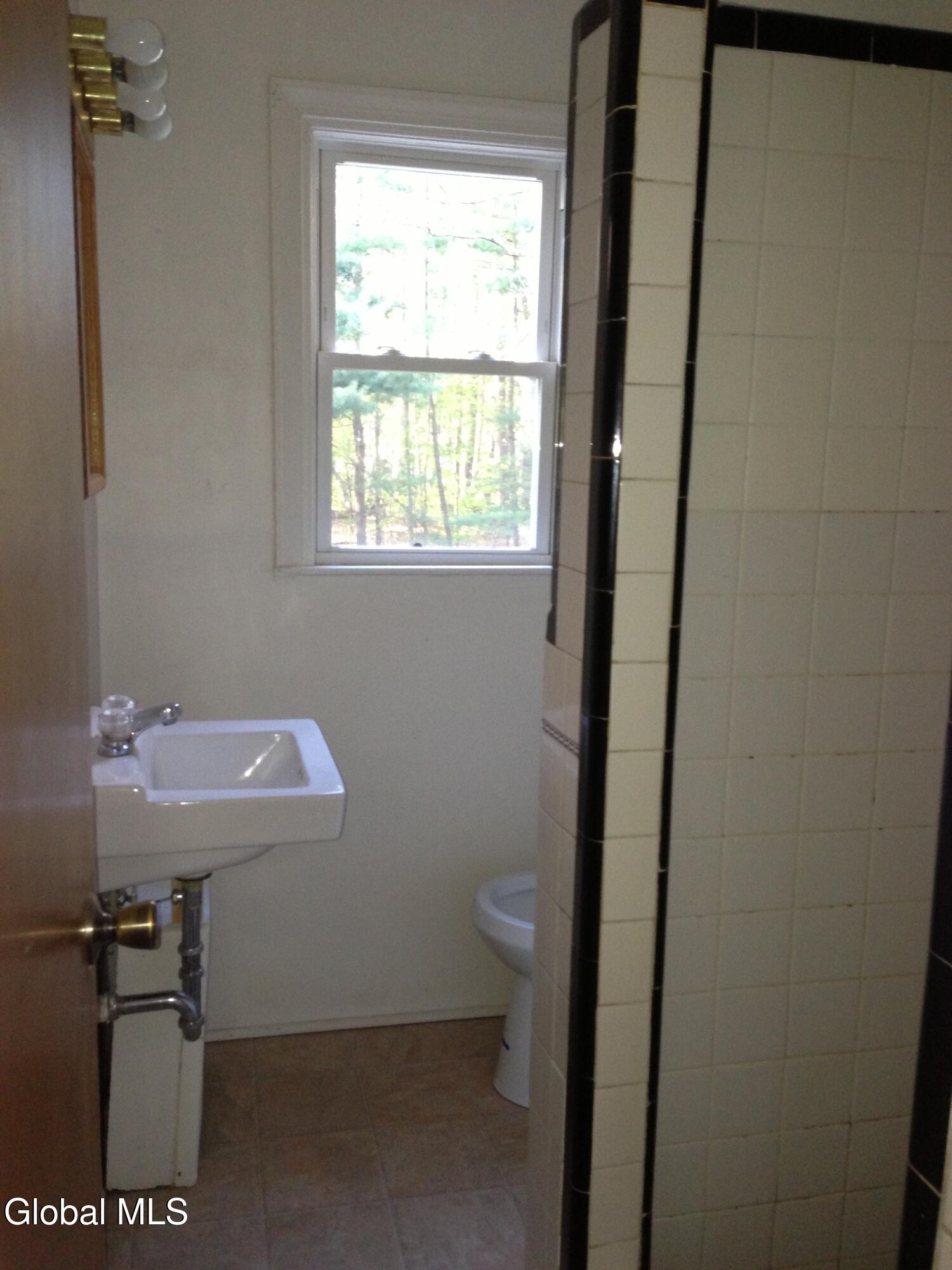 2237 Ghents Road Rotterdam, NY 12306 - Photo 27 of 32 11