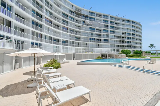 a view of building with yard