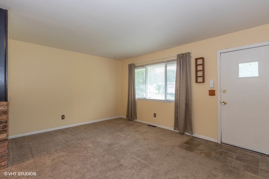 2108 Western Road Iowa City, IA 52240 - Photo 3 of 15 Gallery Image 3