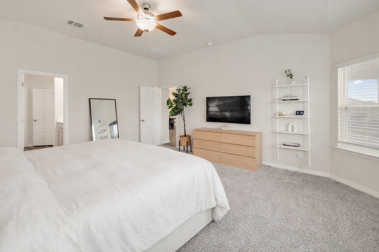 144 Sungrove Trail Georgetown, TX 78628 - Photo 11 of 40