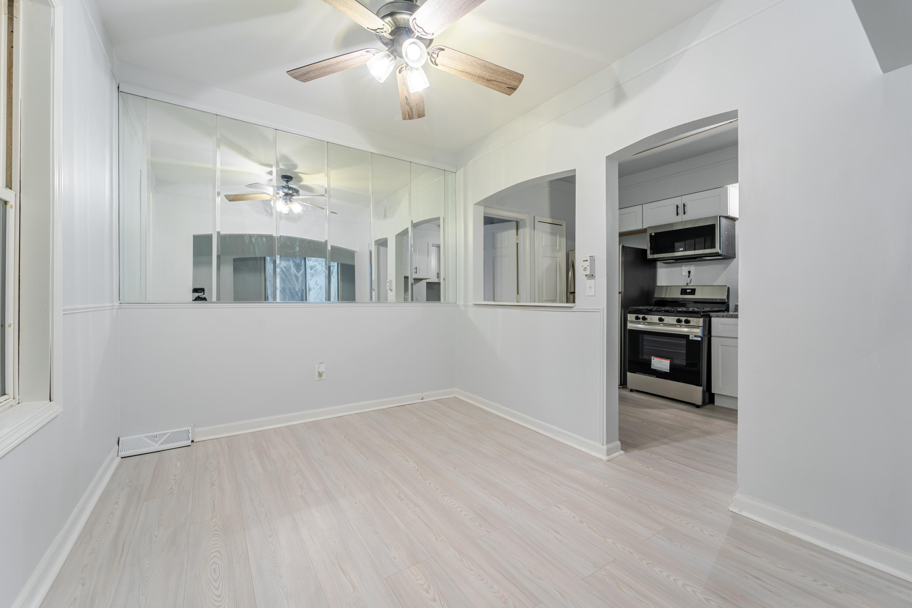 16923 Stephens Eastpointe, MI 48021 - Photo 11 of 25 Interior 3