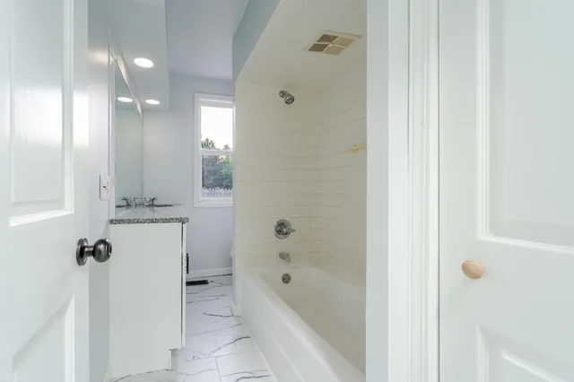 $179,900 | 16923 Stephens, Eastpointe, MI 48021