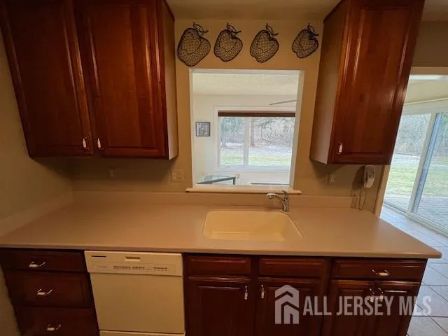 $389,000 | 718 A Victoria Court, Monroe Township, NJ 08831