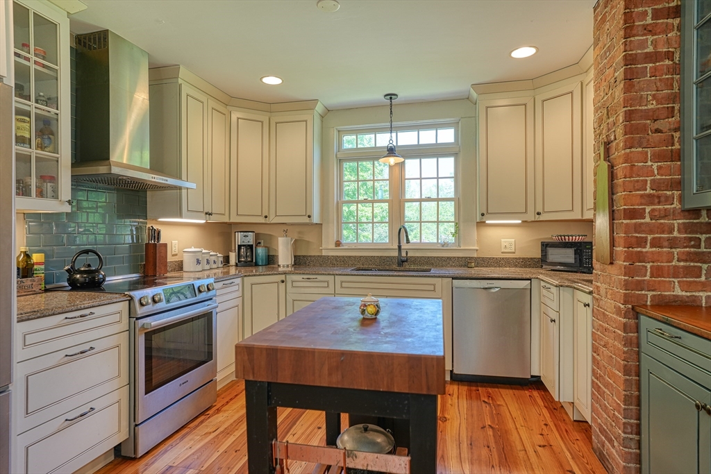 302 South Bolton Road Bolton, MA 01740 - Photo 6 of 25