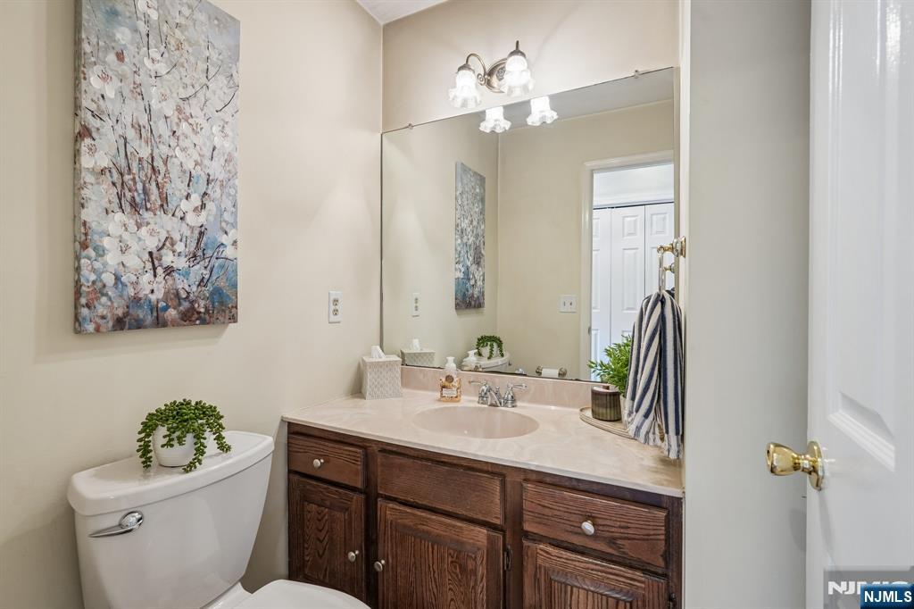 4 Holyoke Road Wayne, NJ 07470 - Photo 24 of 50