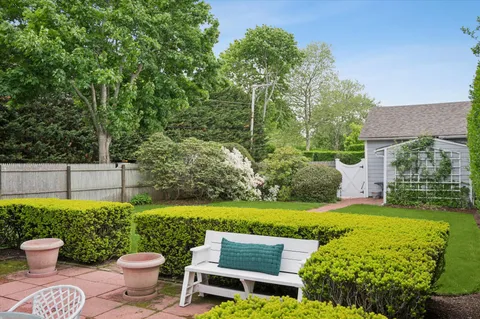 $2,150,000 | 1 Henry Street, Southampton, NY 11968
