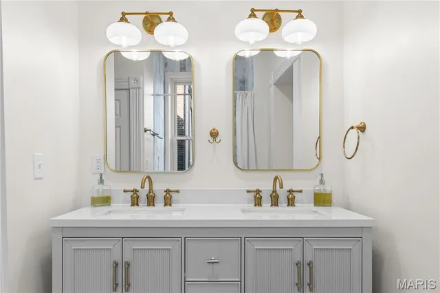 $329,900 | 2643 Ann Avenue, St. Louis, MO 63104