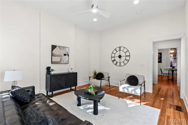 $329,900 | 2643 Ann Avenue, St. Louis, MO 63104