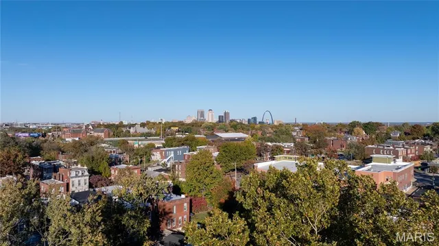 $329,900 | 2643 Ann Avenue, St. Louis, MO 63104