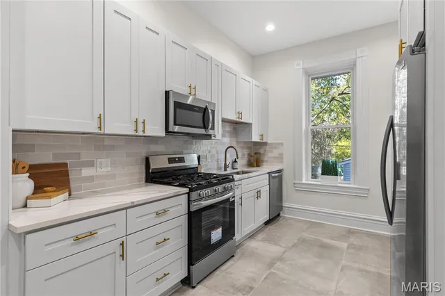 $329,900 | 2643 Ann Avenue, St. Louis, MO 63104