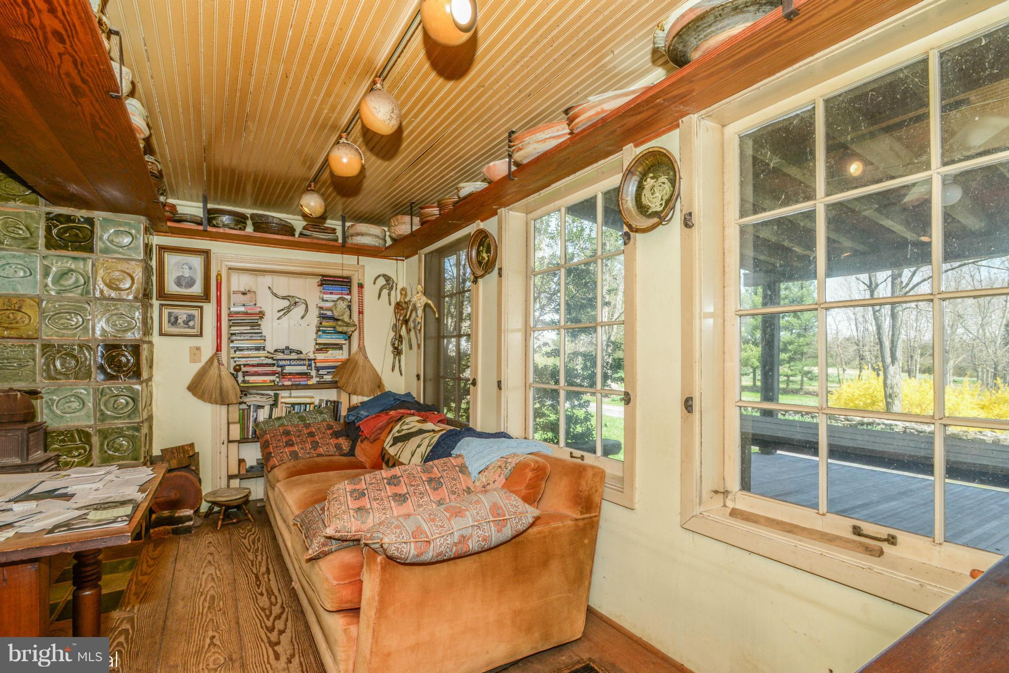 17300 White Ground Road Boyds, MD 20841 - Photo 17 of 18 a very nice looking room with a large window