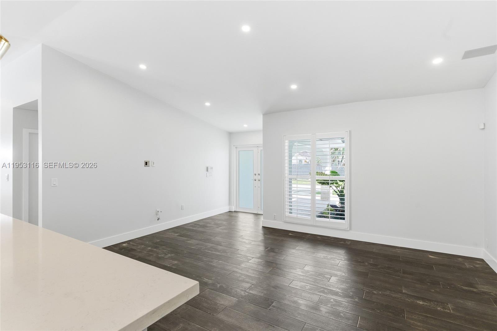 5976 Southwest 88th Place Miami, FL 33173 - Photo 12 of 39