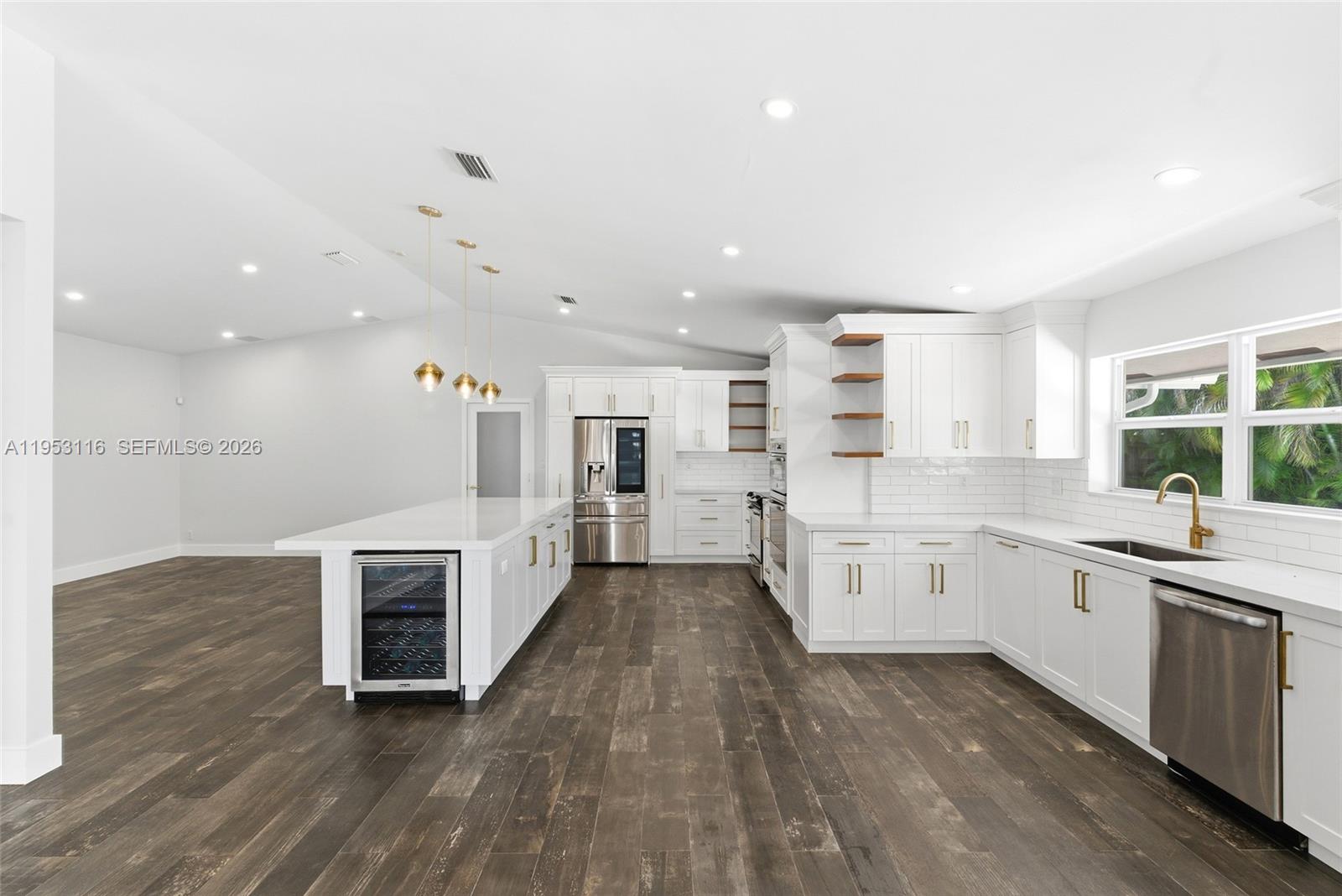 5976 Southwest 88th Place Miami, FL 33173 - Photo 13 of 39