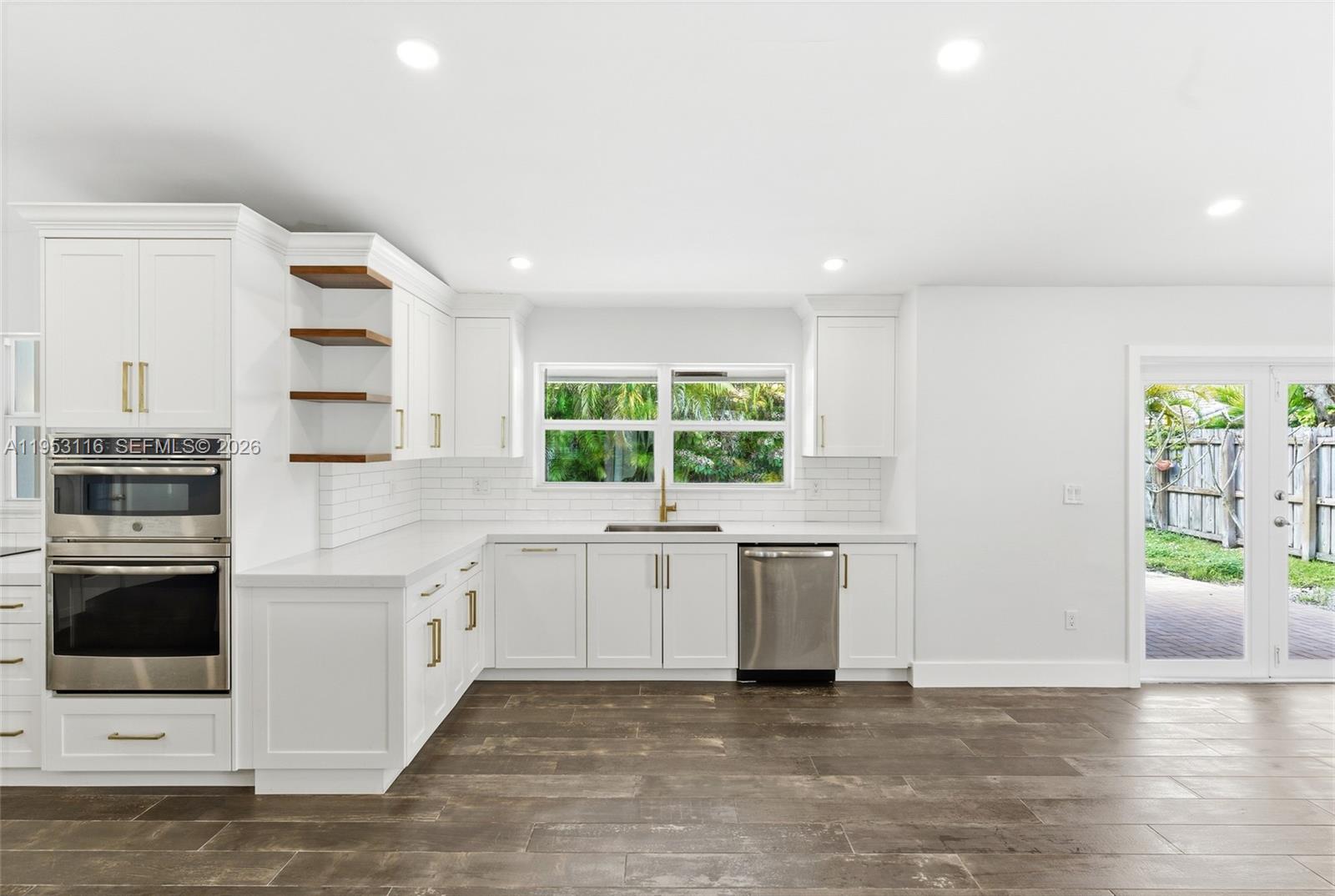 5976 Southwest 88th Place Miami, FL 33173 - Photo 16 of 39