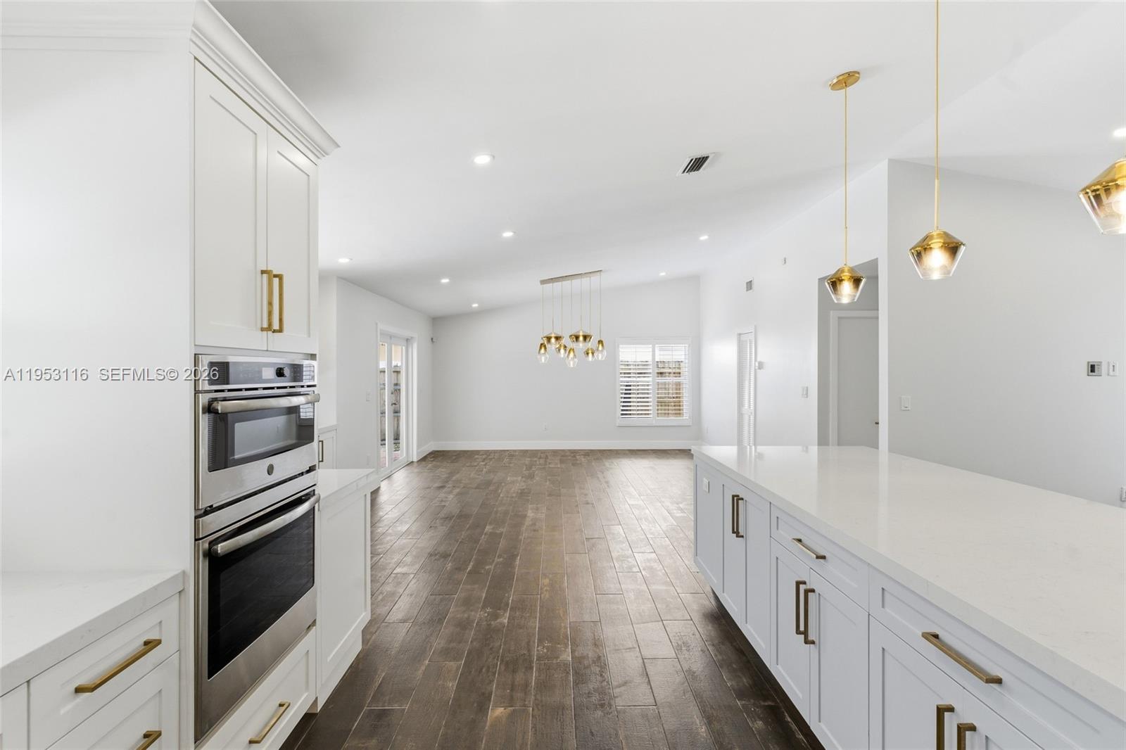 5976 Southwest 88th Place Miami, FL 33173 - Photo 17 of 39