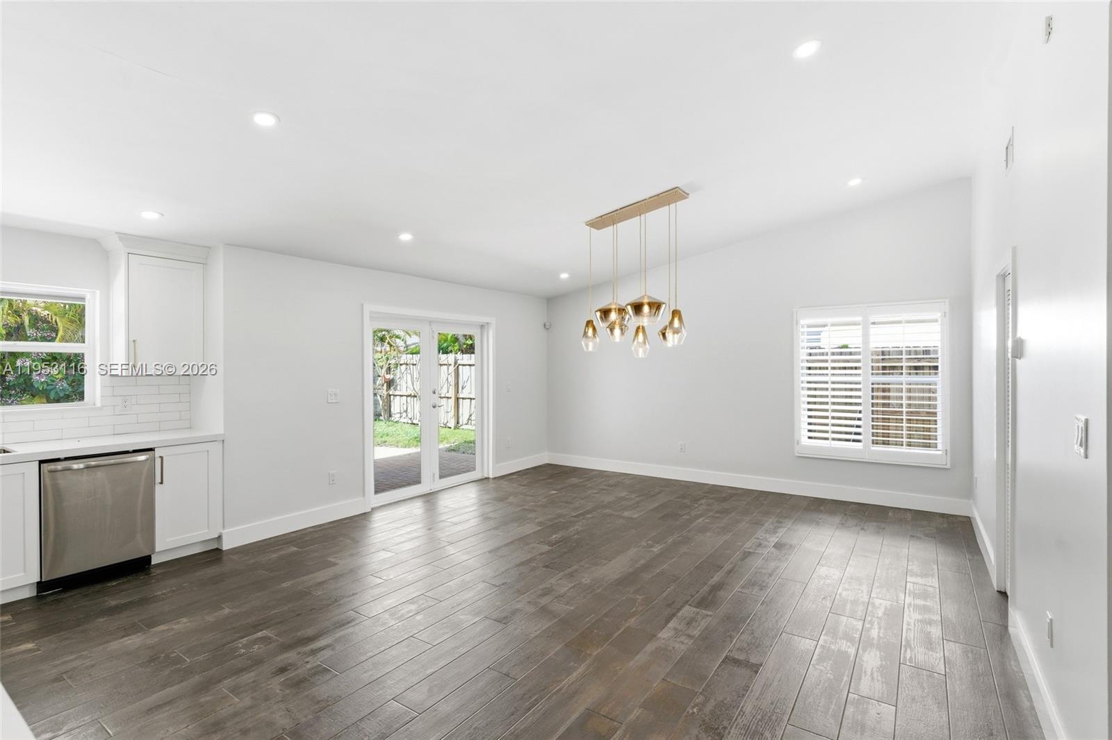 5976 Southwest 88th Place Miami, FL 33173 - Photo 18 of 39