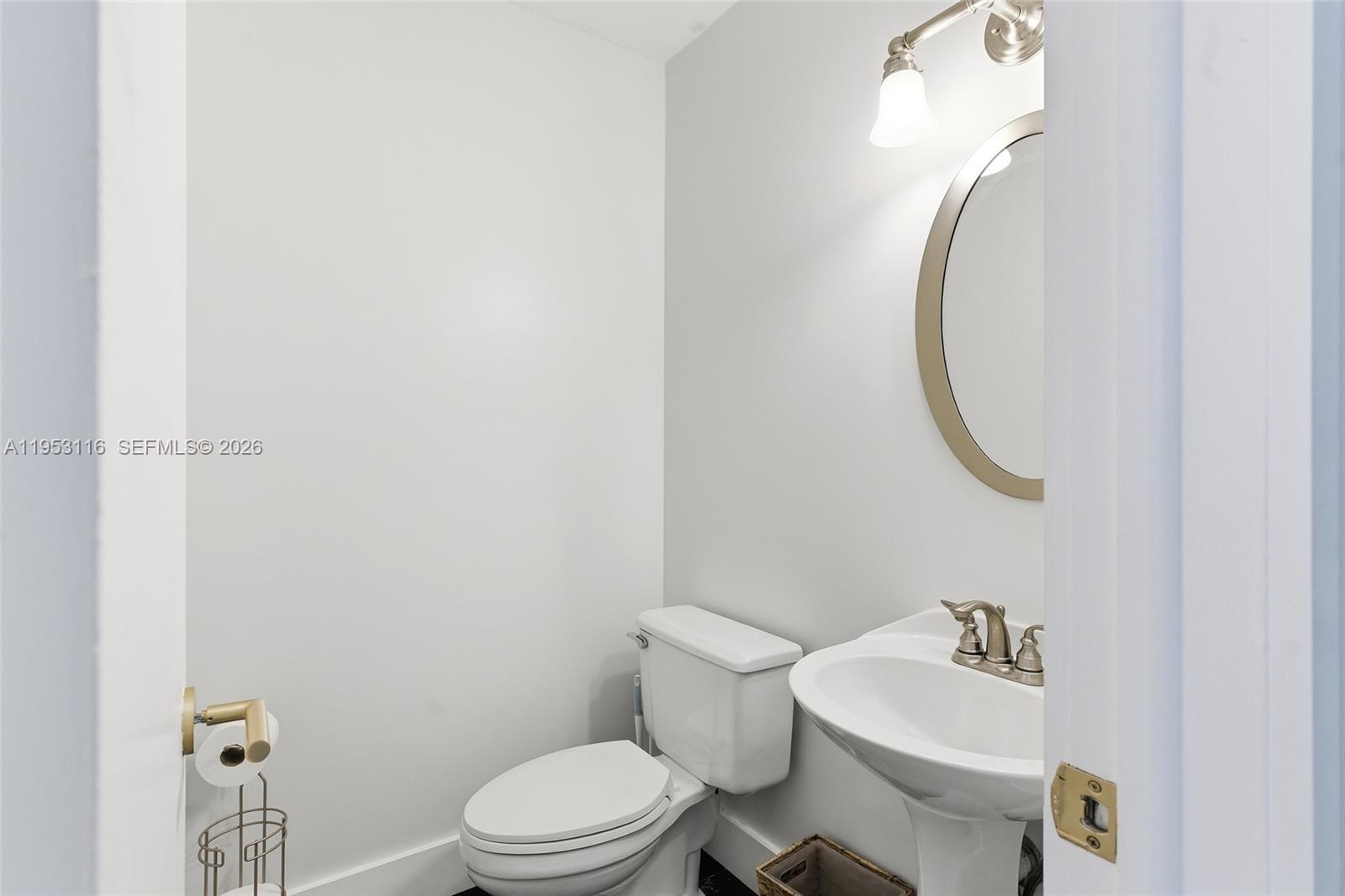 5976 Southwest 88th Place Miami, FL 33173 - Photo 19 of 39