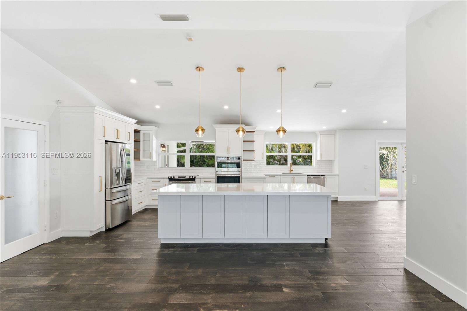 5976 Southwest 88th Place Miami, FL 33173 - Photo 2 of 39