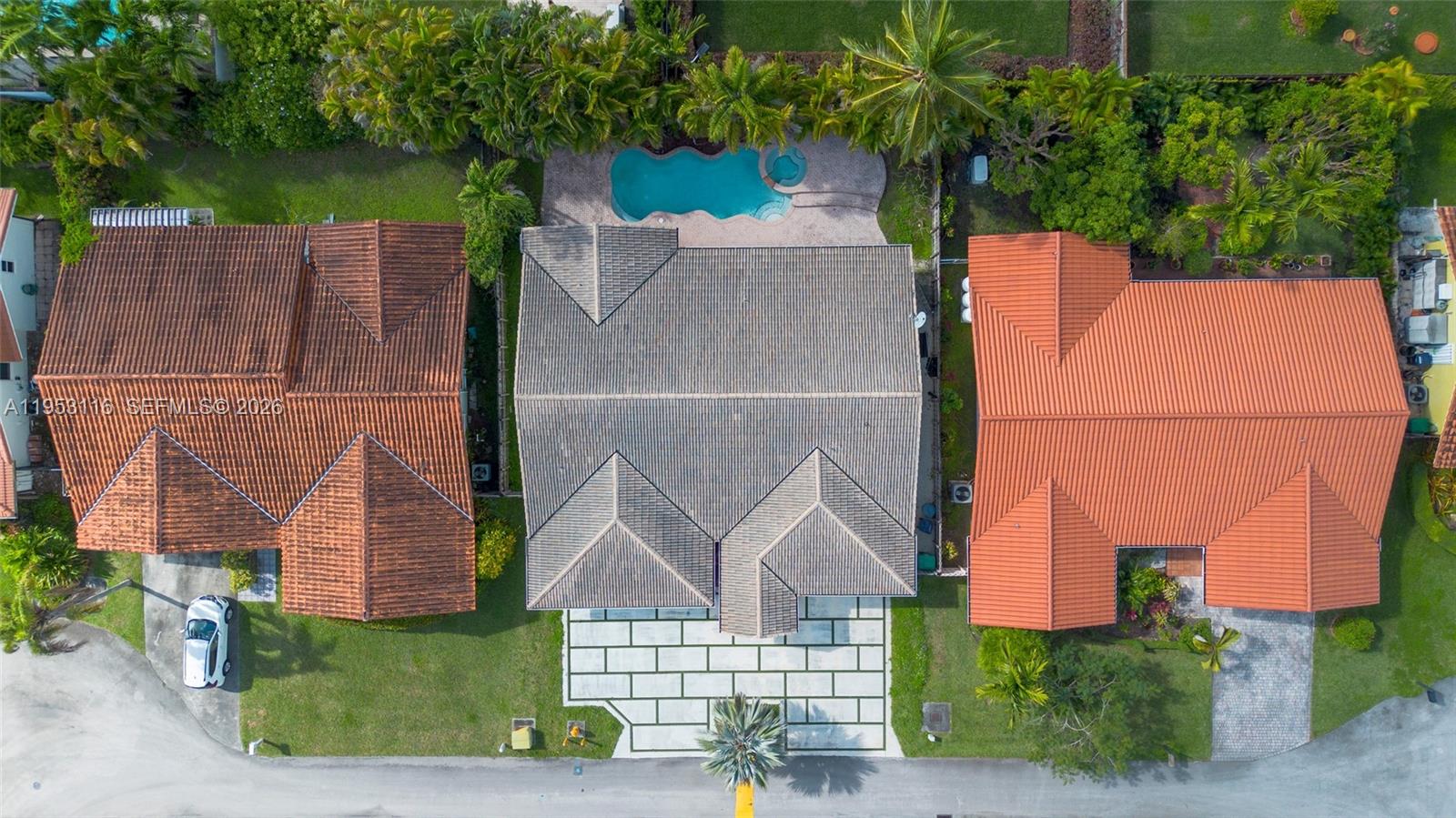 5976 Southwest 88th Place Miami, FL 33173 - Photo 5 of 39