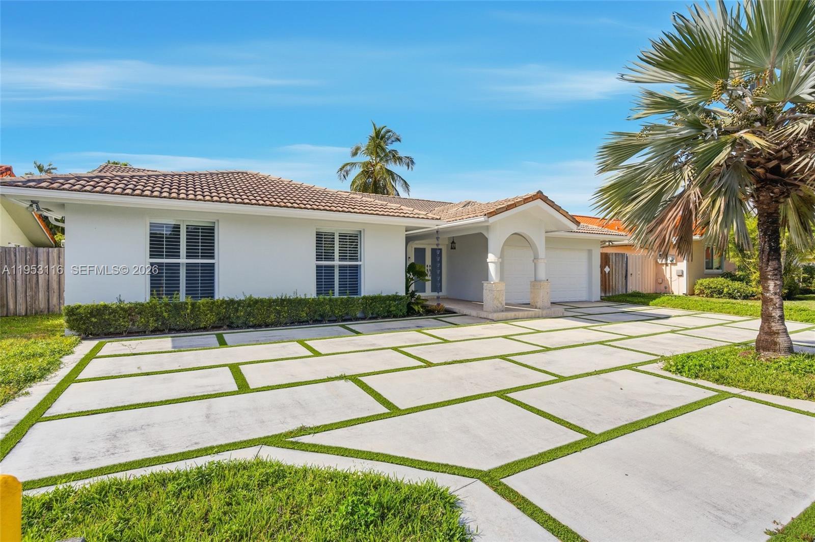 5976 Southwest 88th Place Miami, FL 33173 - Photo 6 of 39