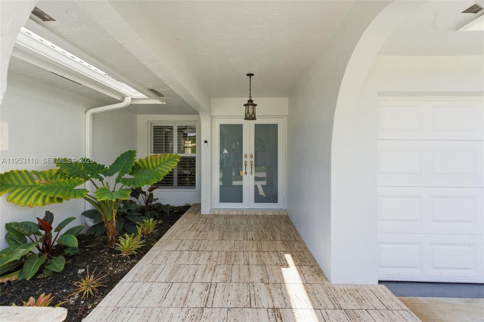 5976 Southwest 88th Place Miami, FL 33173 - Photo 8 of 39