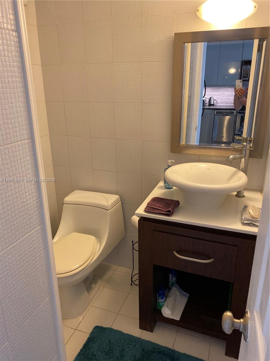 1345 Lincoln Road, Unit 704 Miami Beach, FL 33139 - Photo 12 of 17