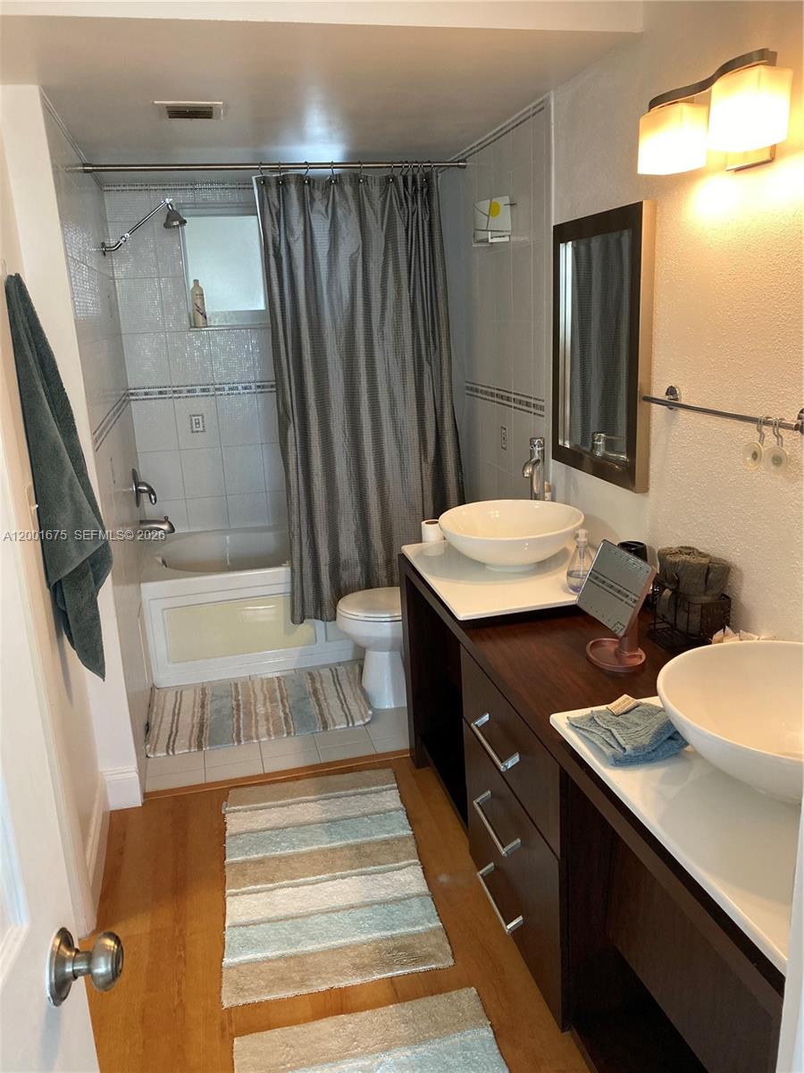 1345 Lincoln Road, Unit 704 Miami Beach, FL 33139 - Photo 10 of 17