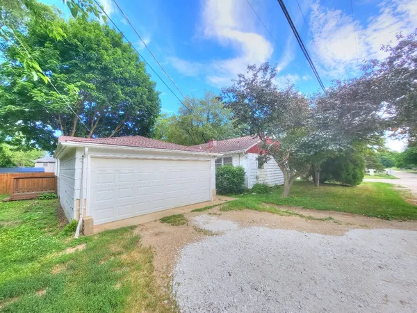 $231,000 | 1808 13th Street, Winthrop Harbor, IL 60096