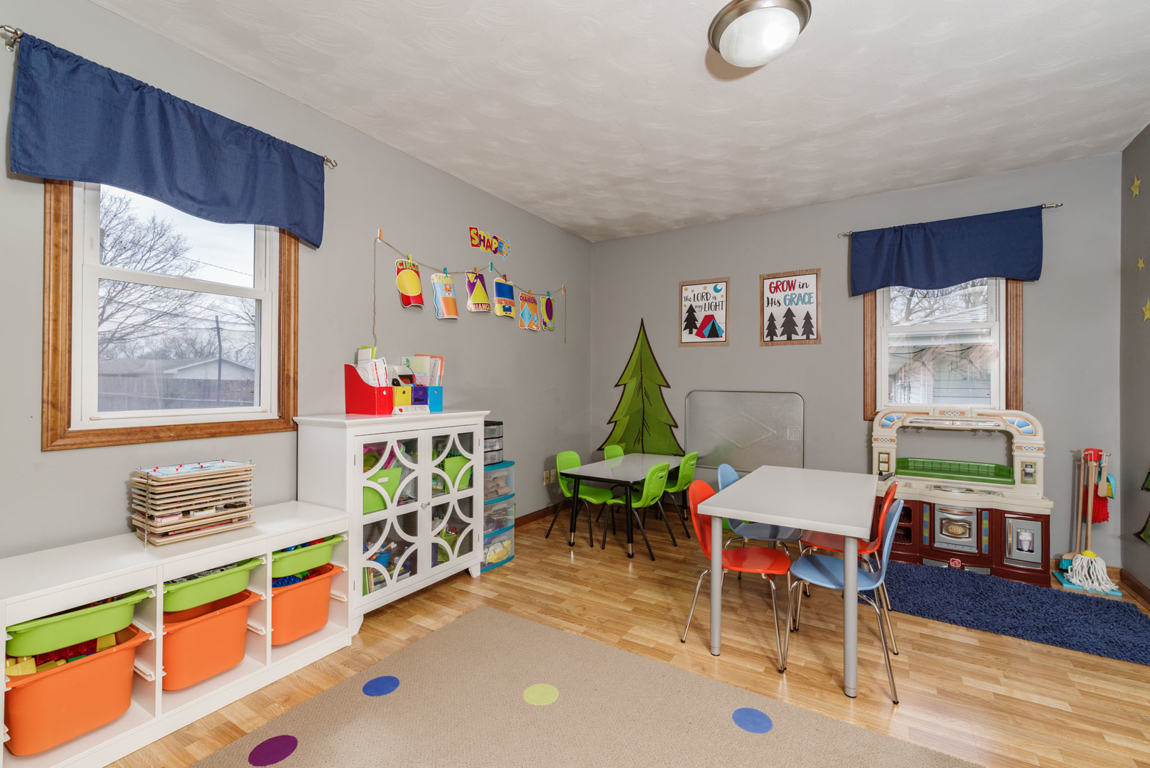 15 Robinwood Drive Normal, IL 61761 - Photo 12 of 35 a dining room with furniture and a wooden floor