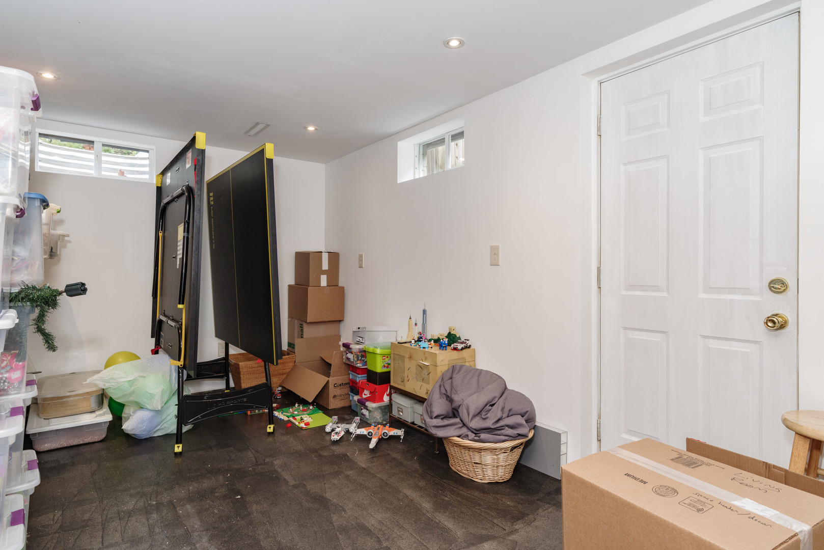 15 Robinwood Drive Normal, IL 61761 - Photo 28 of 35 a living room with furniture and a mirror