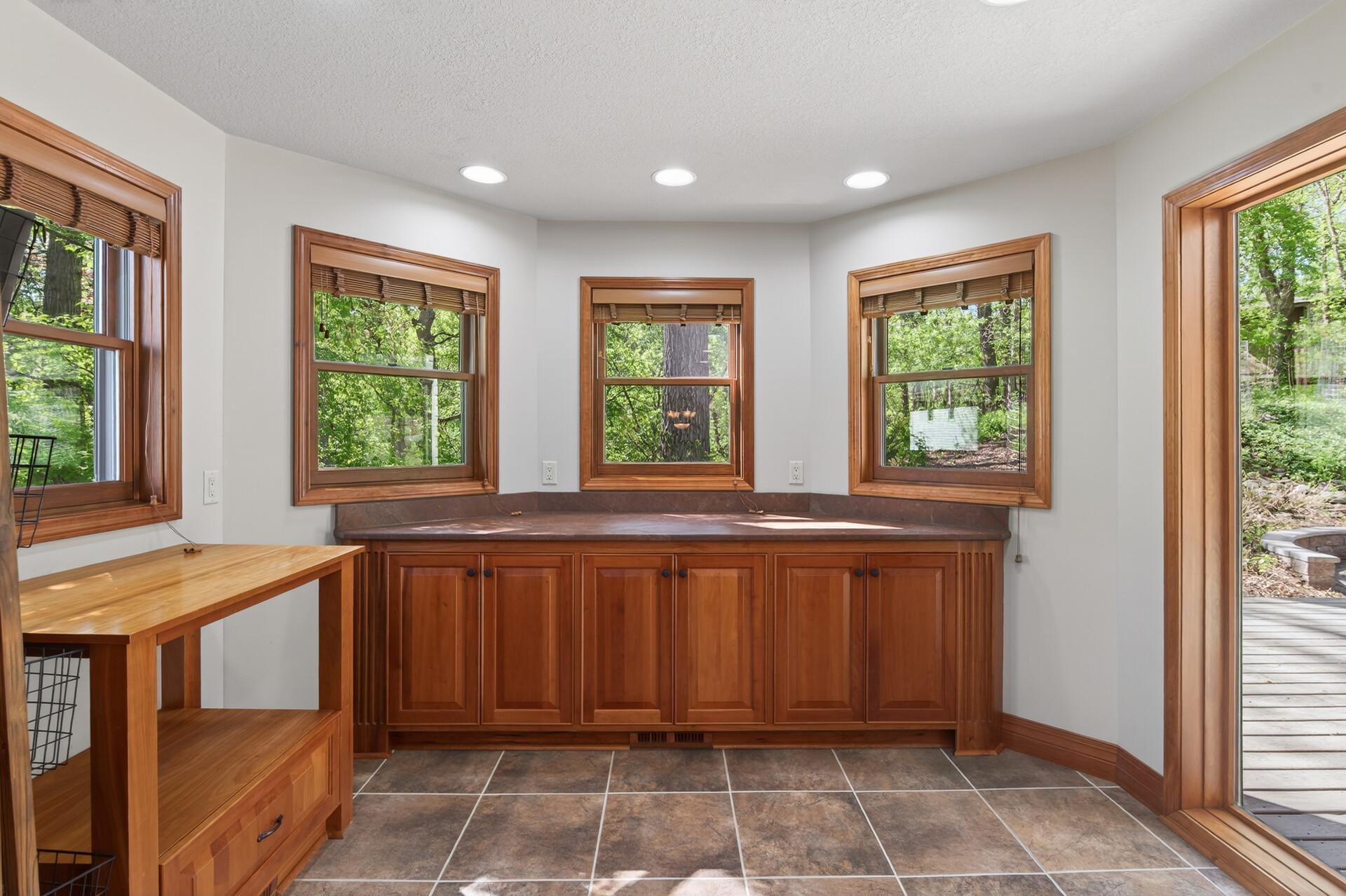 8750 Hunters Way Apple Valley, MN 55124 - Photo 27 of 98
