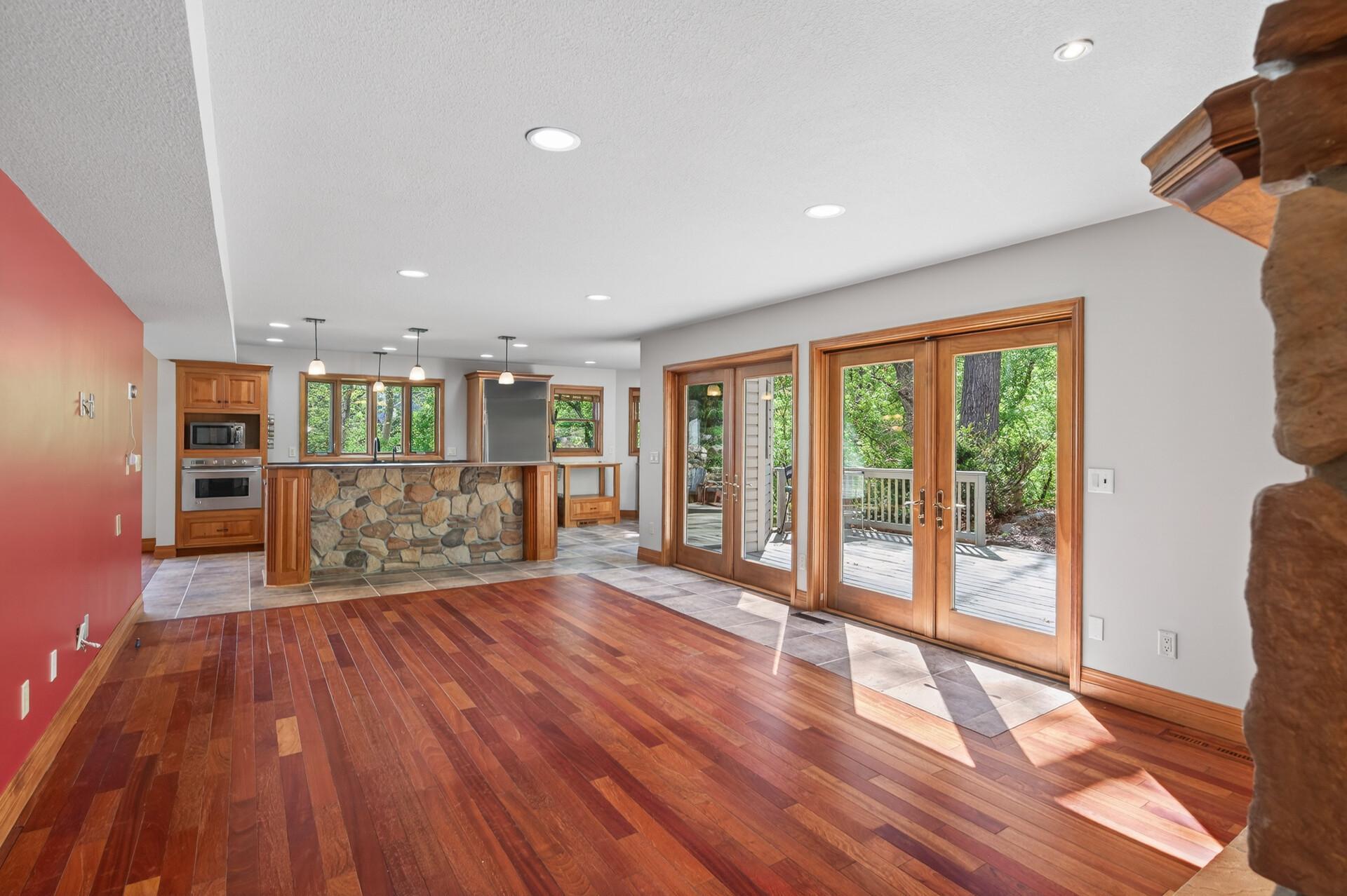8750 Hunters Way Apple Valley, MN 55124 - Photo 34 of 98