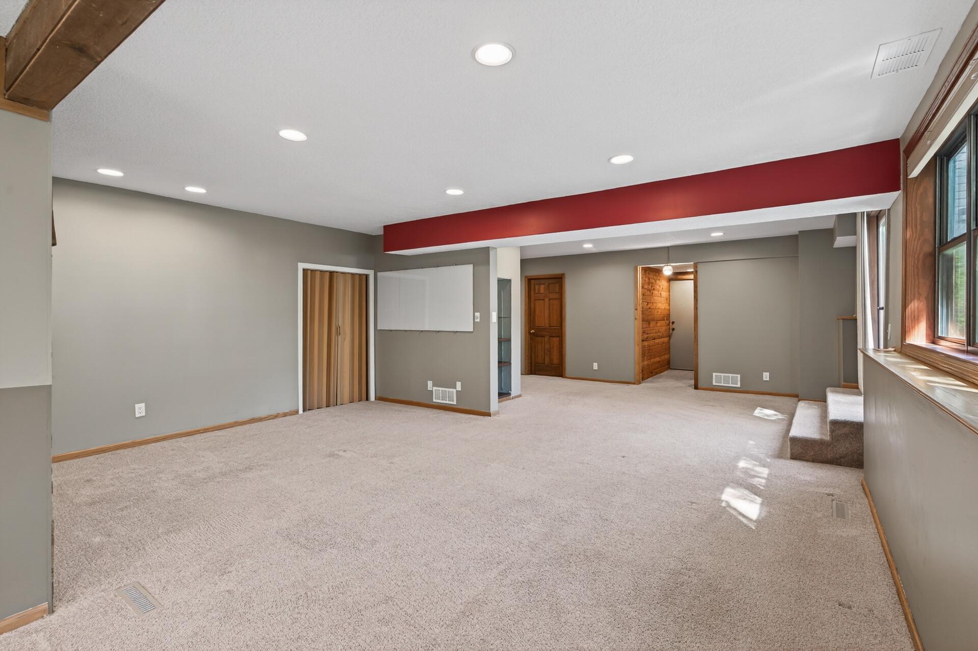 8750 Hunters Way Apple Valley, MN 55124 - Photo 73 of 98