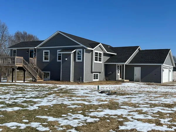 $775,000 | 2530 County Road East, Woodville, WI 54028