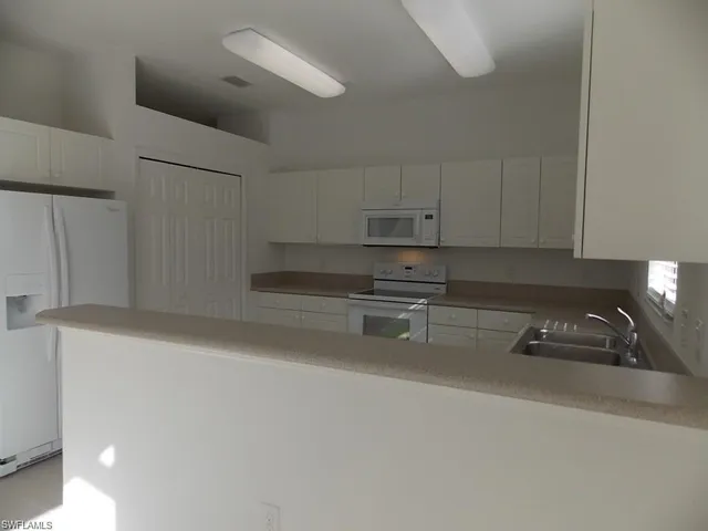 $2,000 | 7376 Bristol Circle, Naples, FL 34120