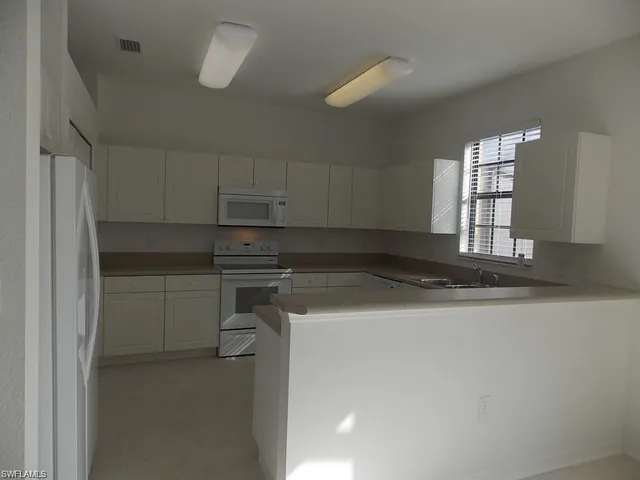 $2,000 | 7376 Bristol Circle, Naples, FL 34120