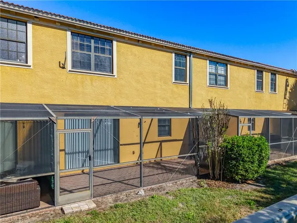 $2,000 | 7376 Bristol Circle, Naples, FL 34120