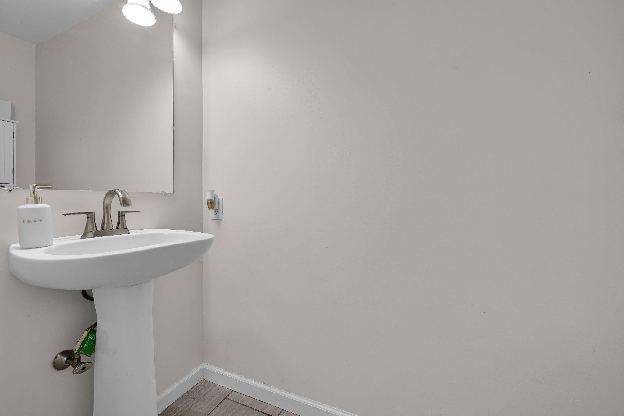 387 Oneida Drive Reading, PA 19608 - Photo 15 of 27 Half Bath