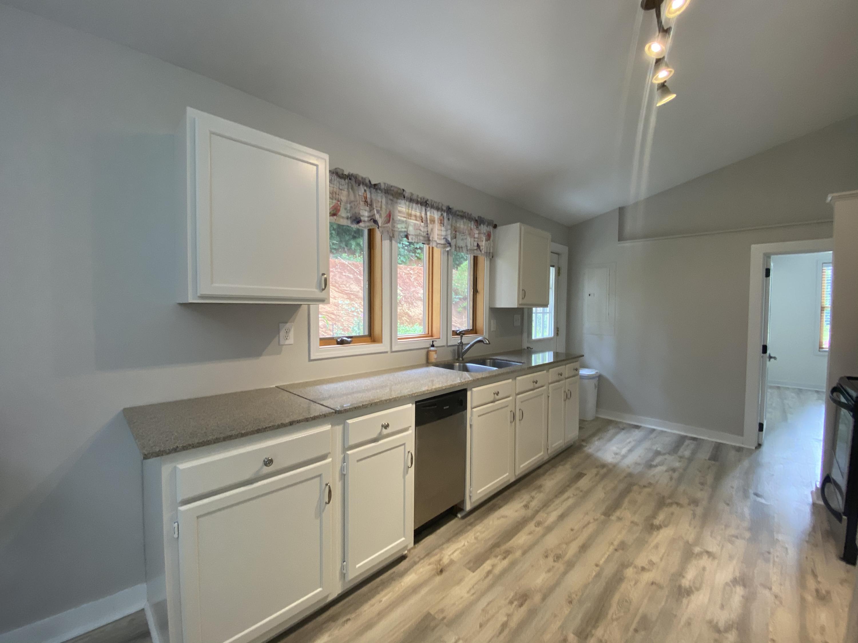 1712 Goff Road Knoxville, TN 37920 - Photo 11 of 27 2ABD6F38-D3C2-4EC5-86F0-4DFC682E5B7F