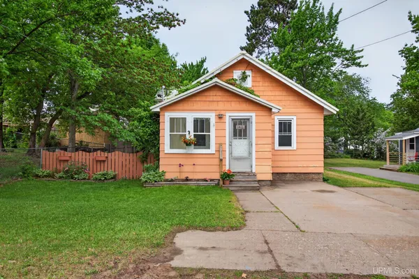 $222,000 | 1411 Birch Avenue, Marquette, MI 49855