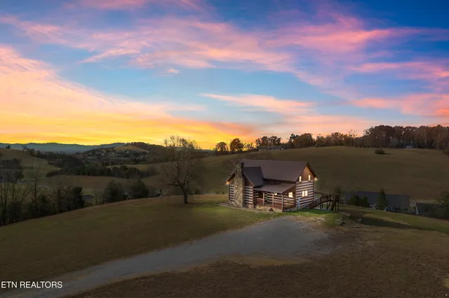 $629,900 | 2947 Sims Road, Kodak, TN 37764