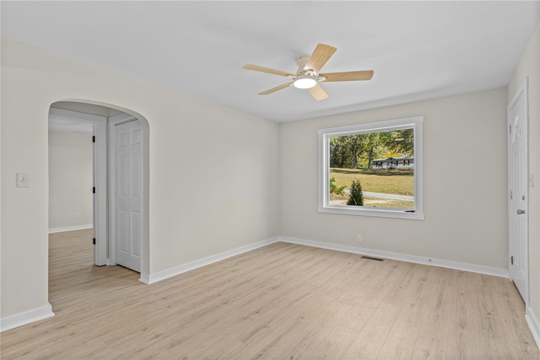 313 Trotter Road Pickens, SC 29671 - Photo 9 of 36