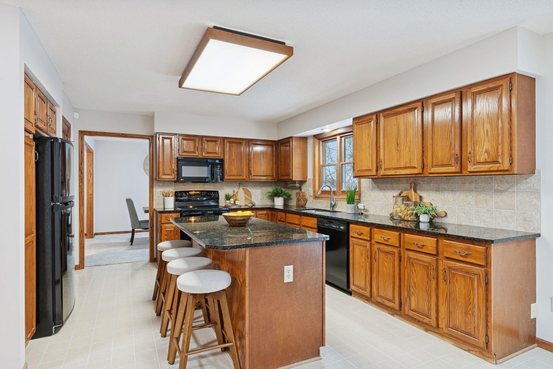 212 Interlachen Road Burnsville, MN 55306 - Photo 12 of 75