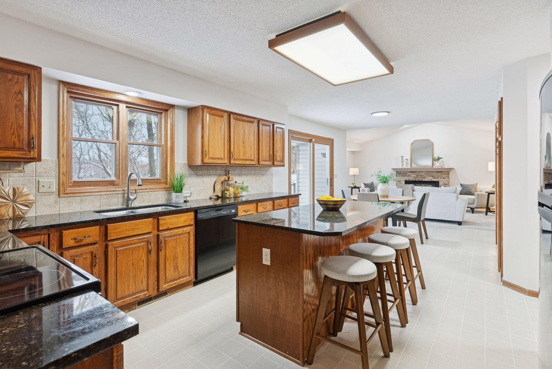 212 Interlachen Road Burnsville, MN 55306 - Photo 5 of 75