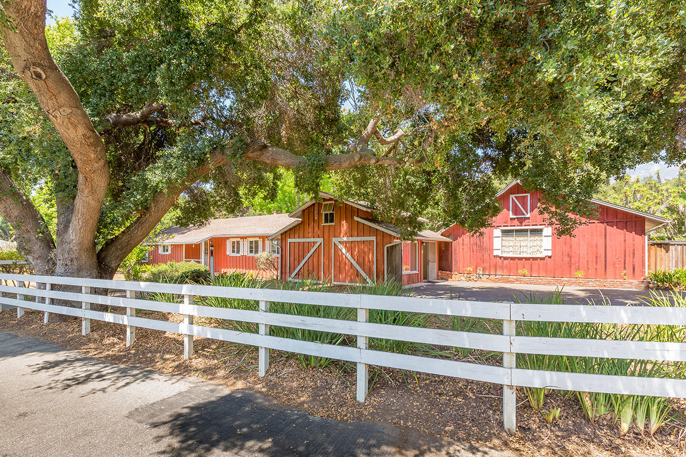 426 North Ontare Road Santa Barbara, CA 93105 - Photo 2 of 32 White picket fence