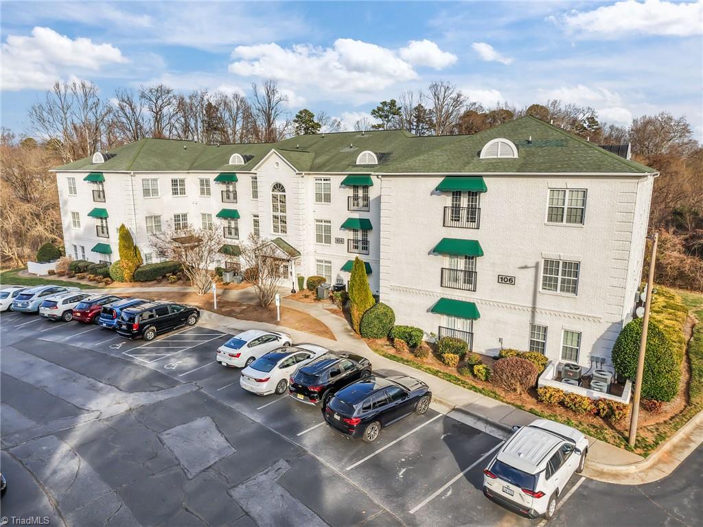 108 Sunset Circle, Unit 203 Greensboro, NC 27408 - Photo 29 of 38