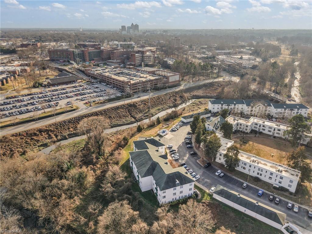 108 Sunset Circle, Unit 203 Greensboro, NC 27408 - Photo 33 of 38