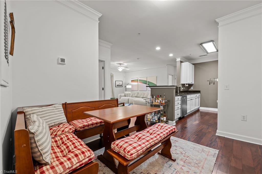 108 Sunset Circle, Unit 203 Greensboro, NC 27408 - Photo 5 of 38