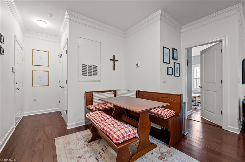 108 Sunset Circle, Unit 203 Greensboro, NC 27408 - Photo 6 of 38